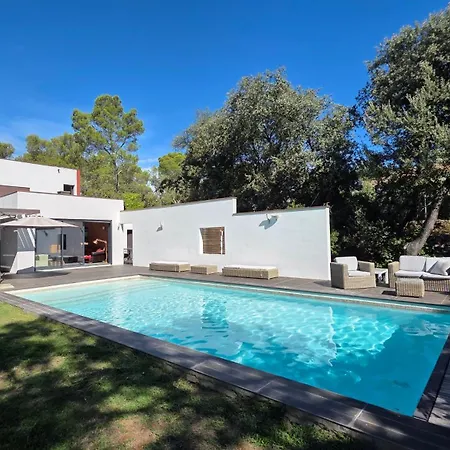 Villa D'engance Et Ses Dependances Nîmes